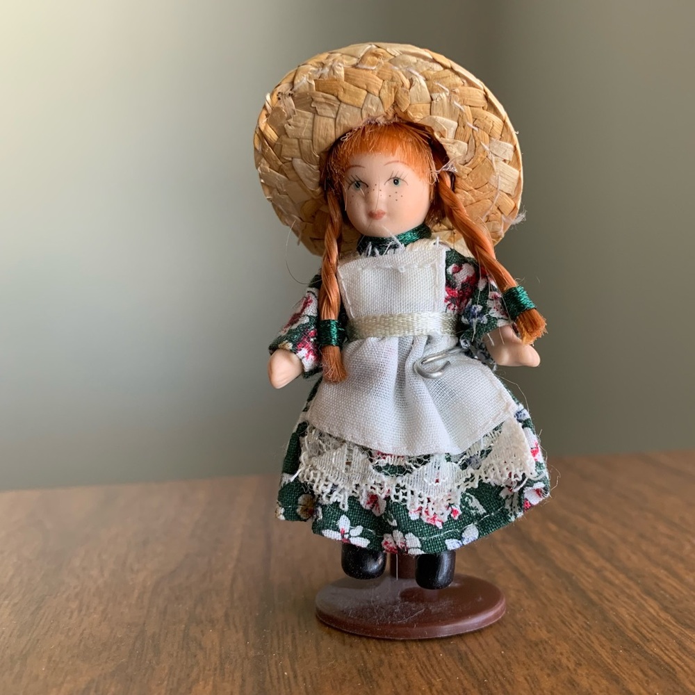 NIB Anne of Green Gables Porcelain Doll
